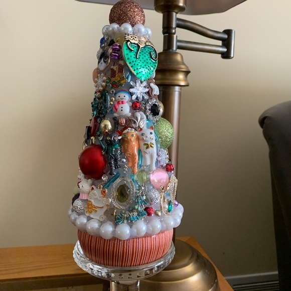MEOWY Christmas Junkdrawer Tree Decoration